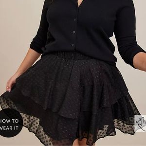 NWT Torrid tiered mini heart skirt. Size 2. Black.